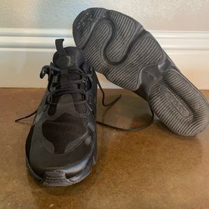 Nike AirMax size 8.5 color black